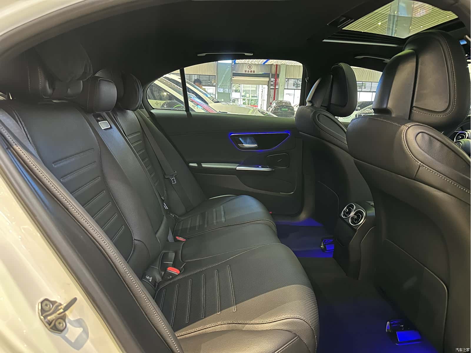 Mercedes-Benz C-Class, 2023 11