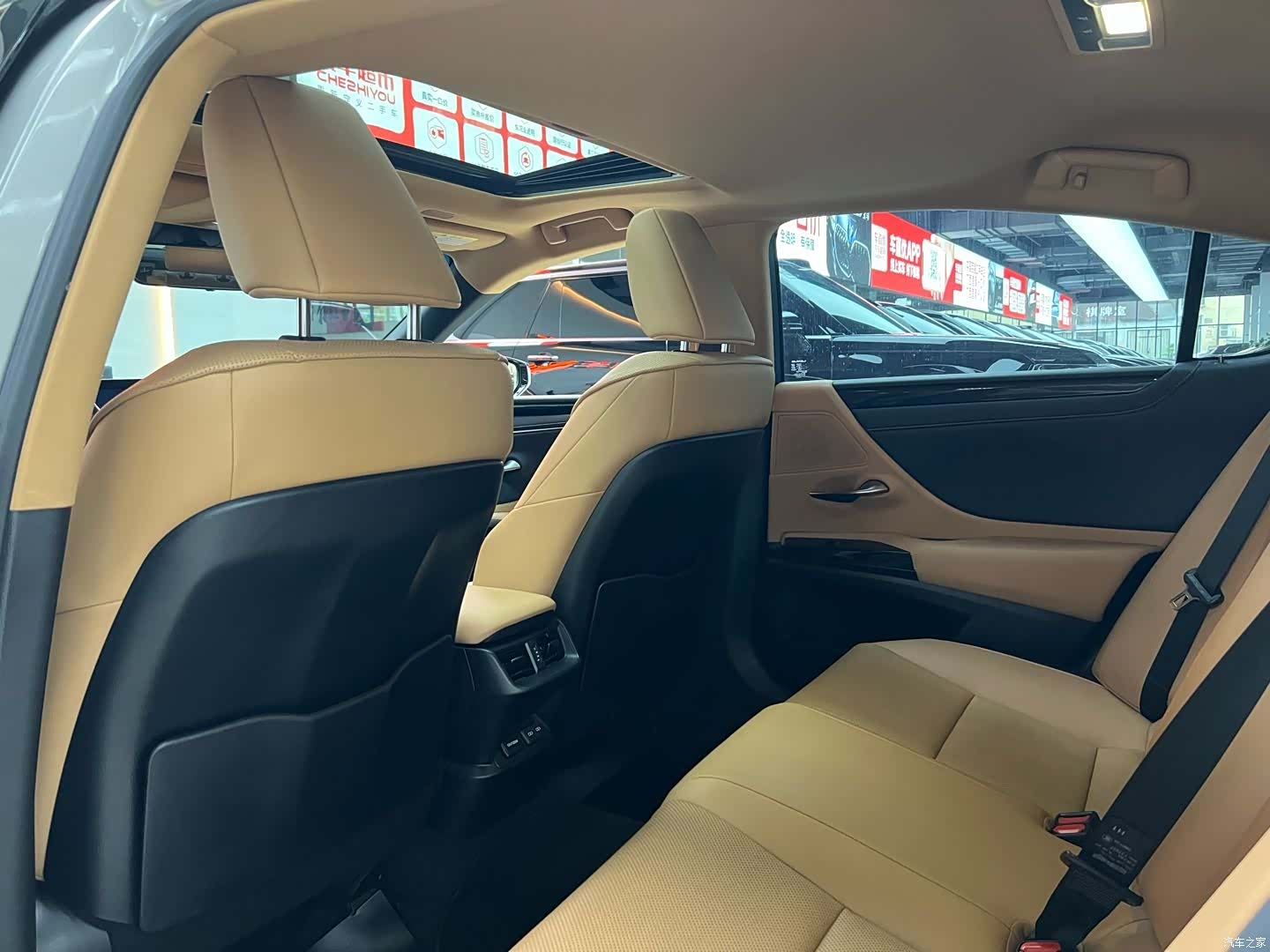Lexus ES, 2023 11