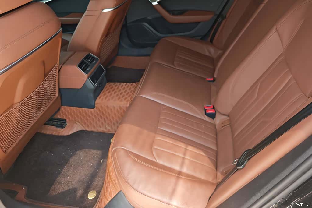Audi A6L, 2022 11