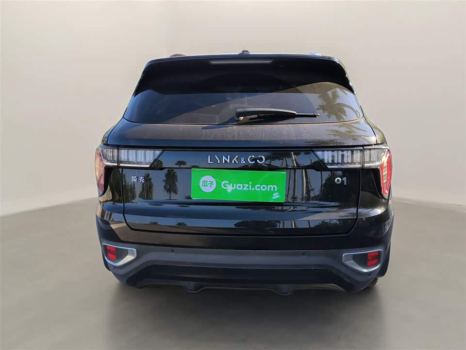 Lynk & Co 01