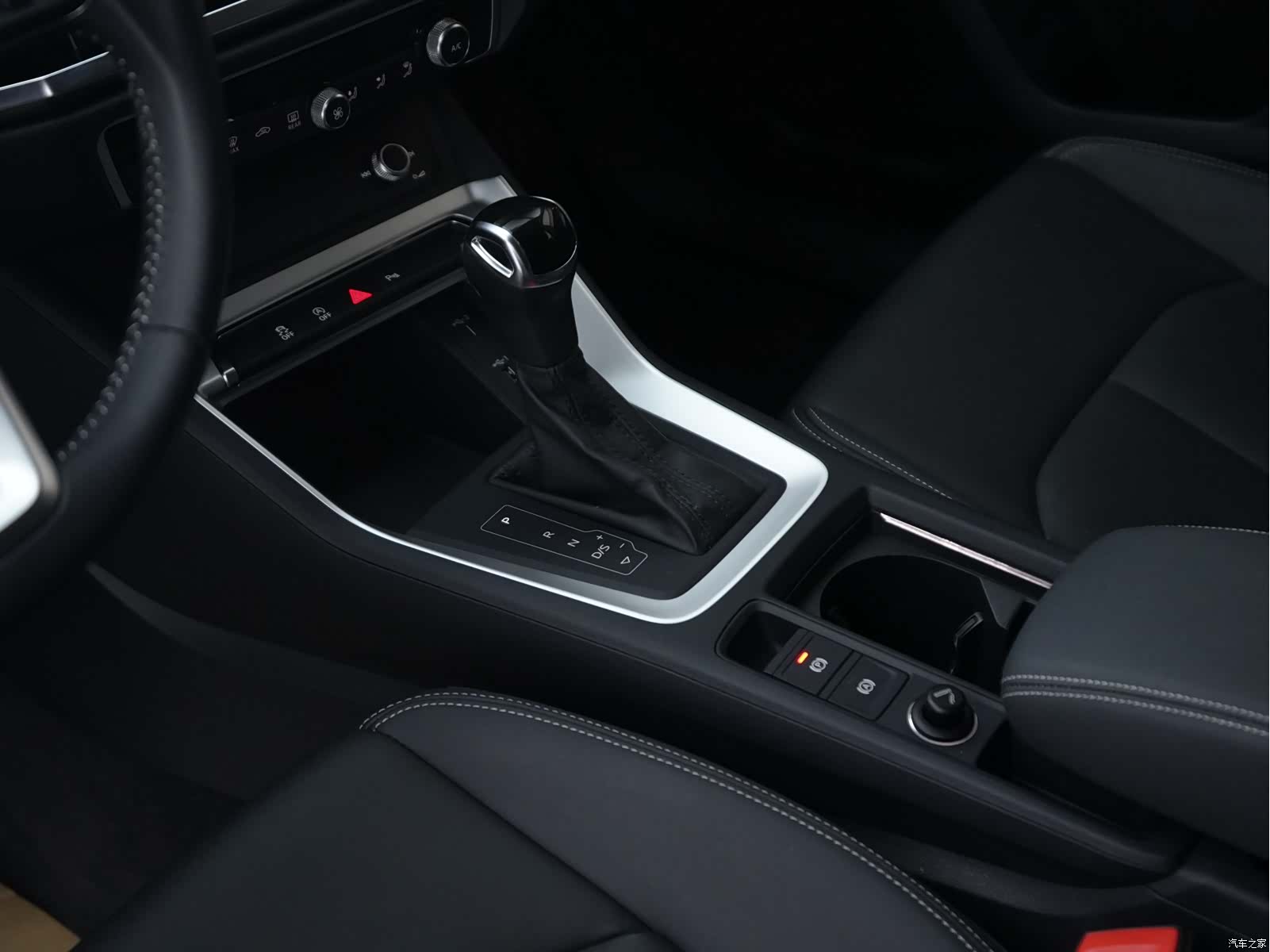 Audi Q3, 2020 14