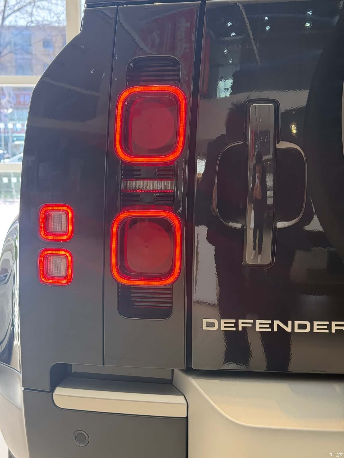 Land Rover Defender, 2026 9