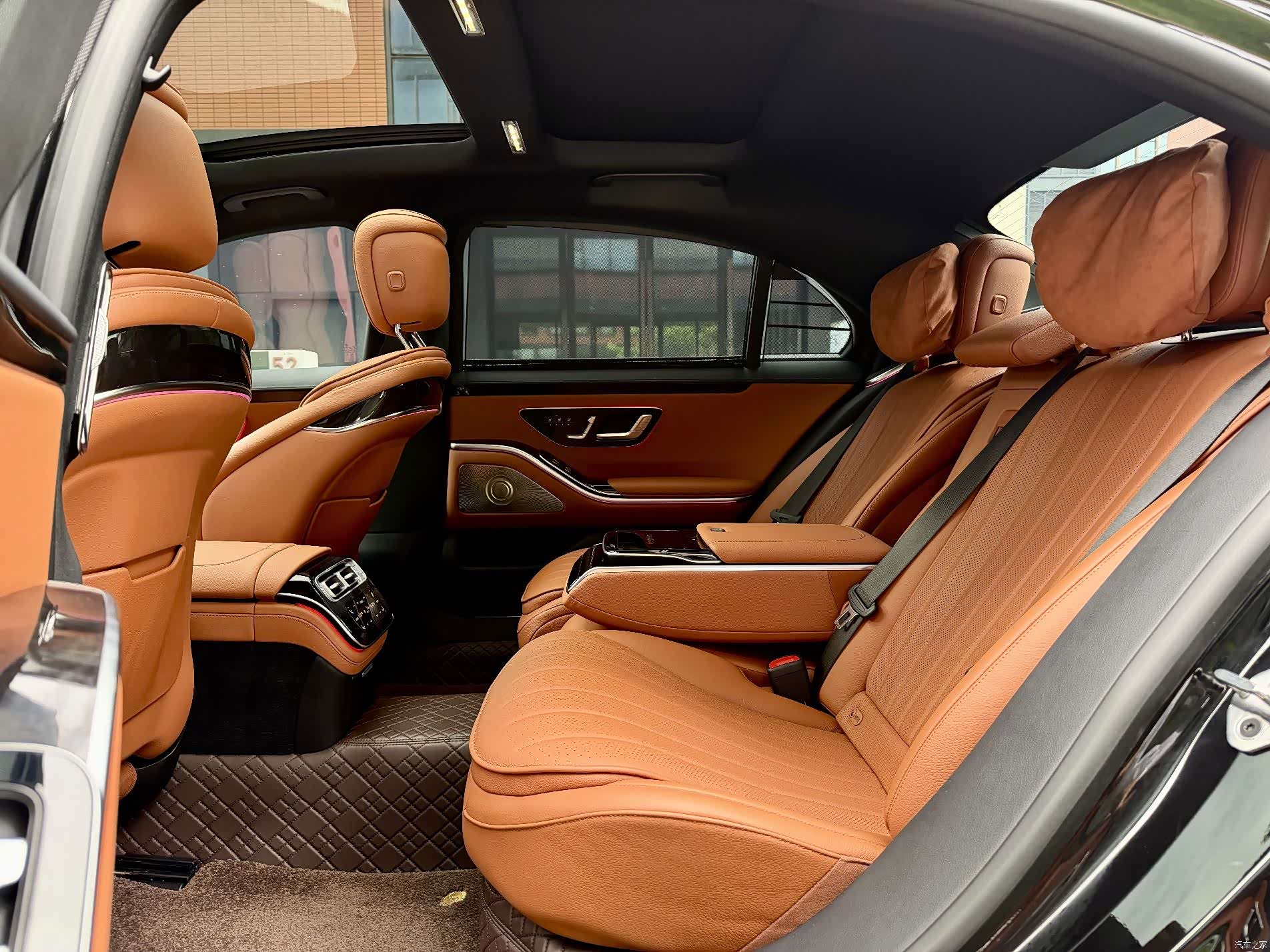 Mercedes-Benz S-Class, 2024 10