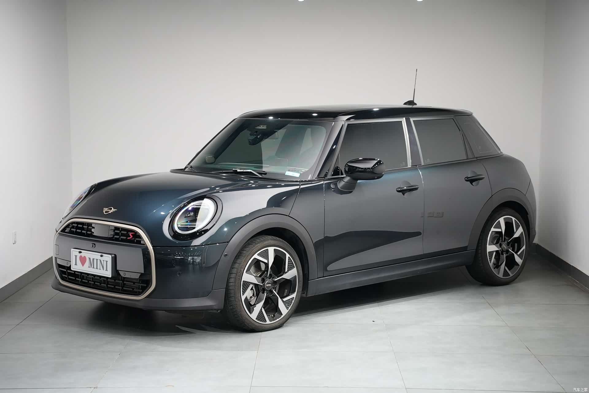 Mini Cooper, 2025 1