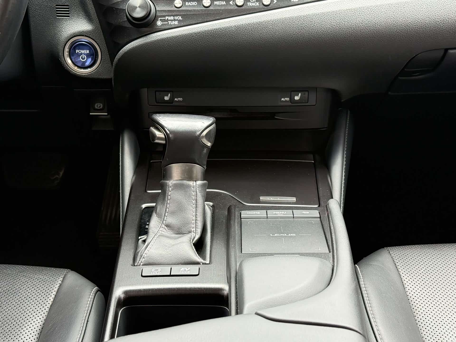 Lexus ES, 2018 13
