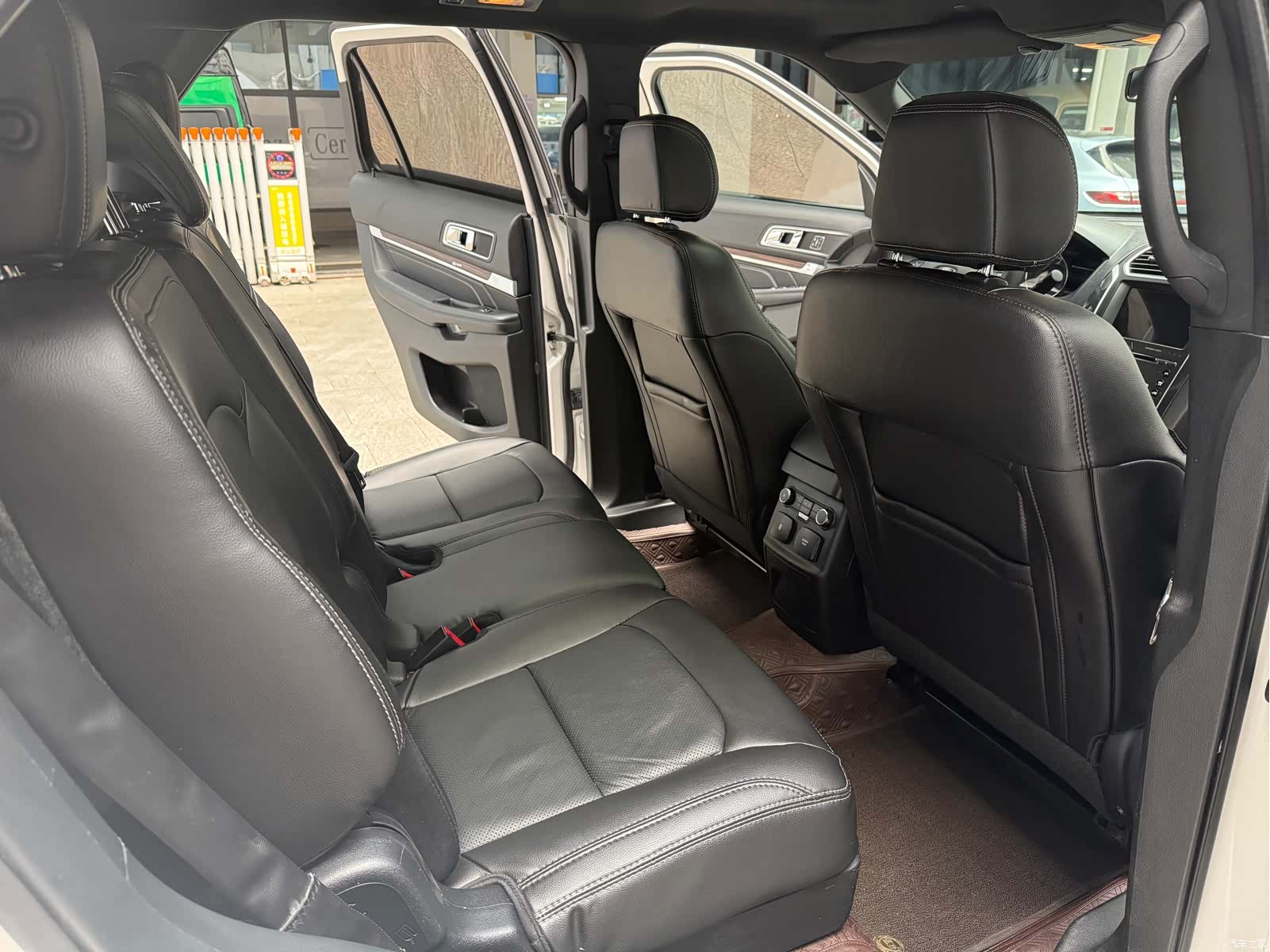 Ford Explorer, 2018 12
