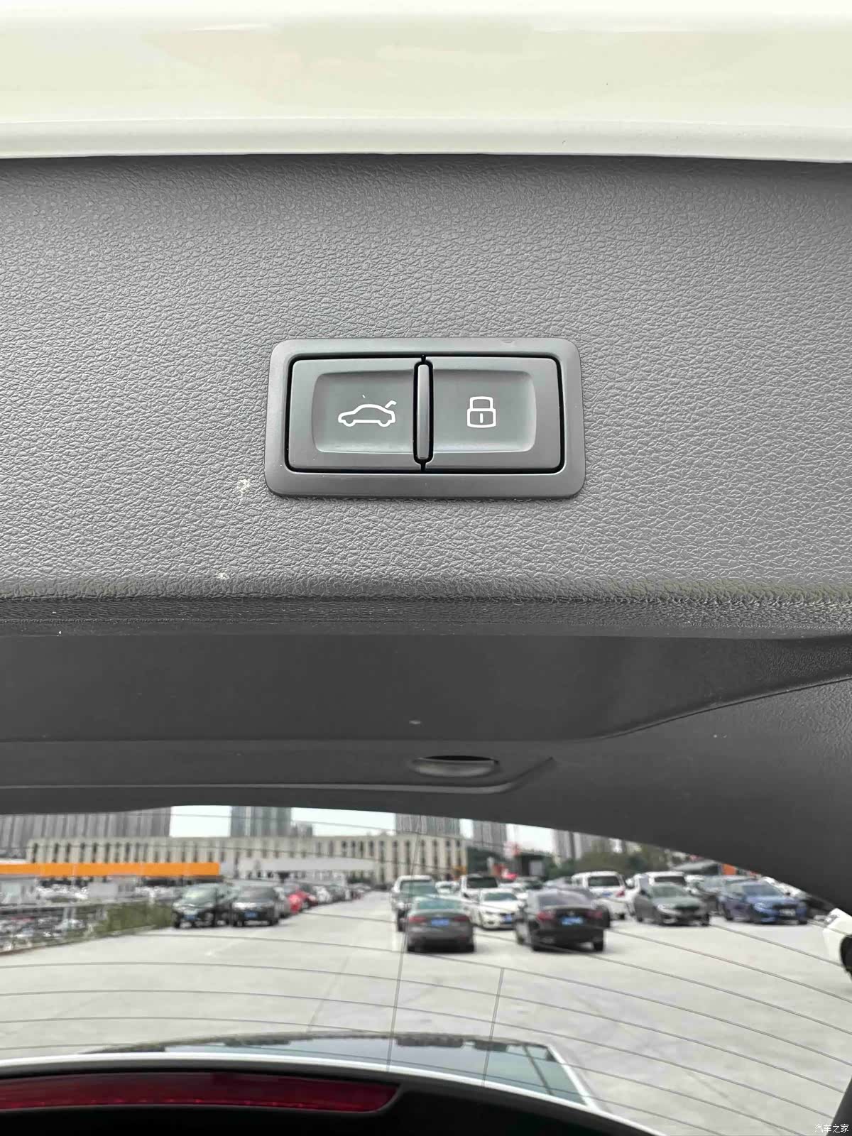 Audi Q2L, 2023 18
