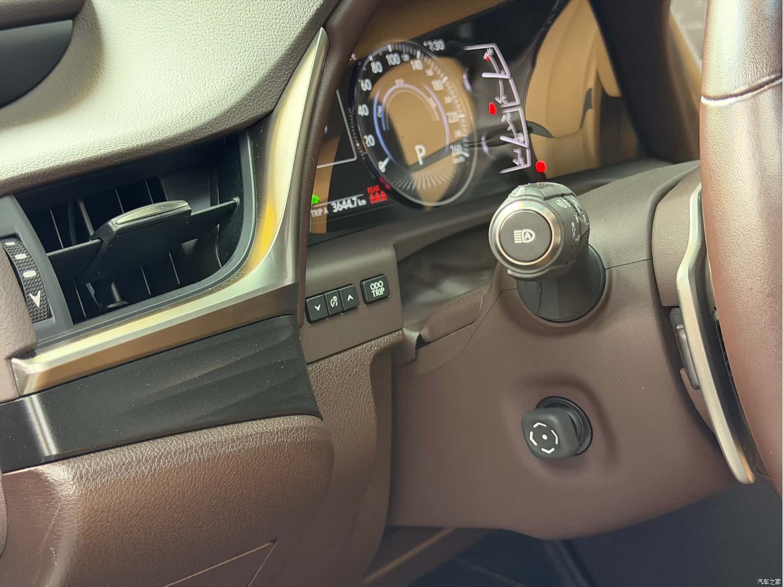 Lexus ES, 2021 15