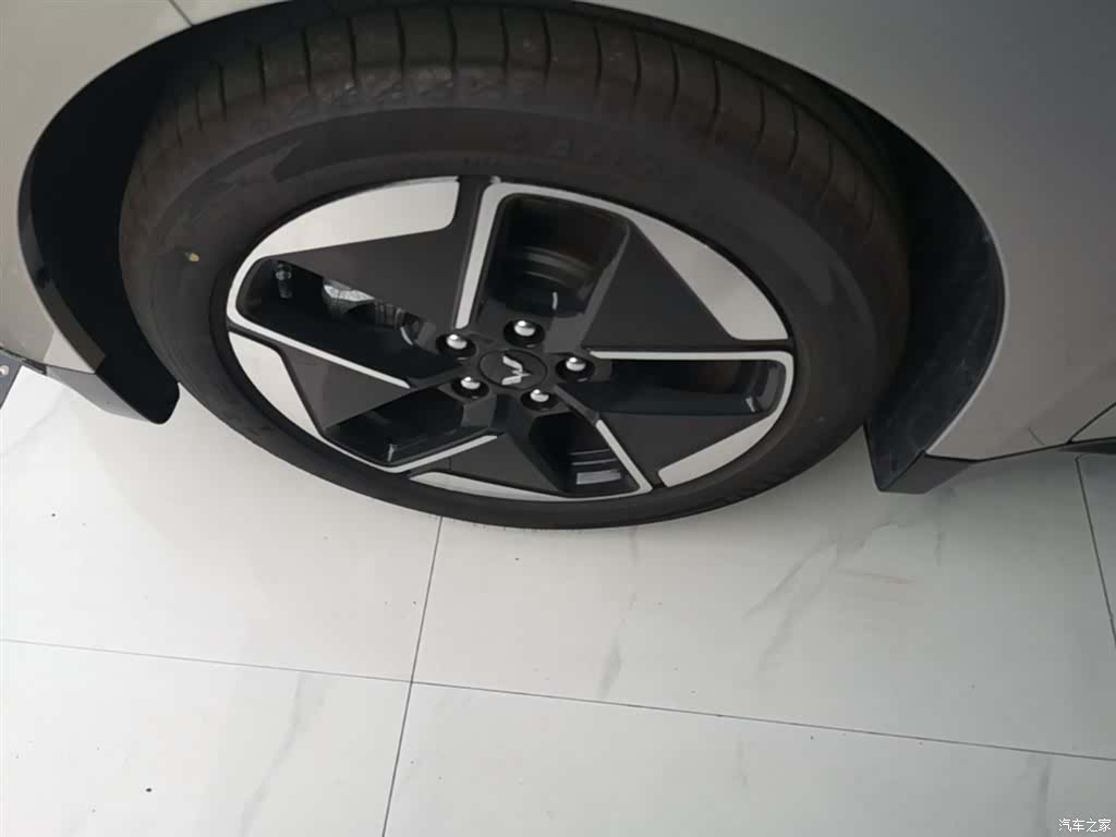 Wuling Starlight, 2026 23