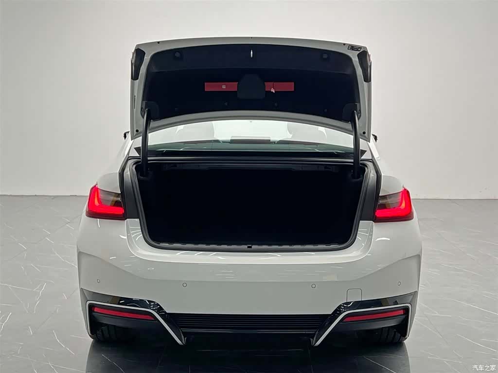 BMW i3, 2024 10