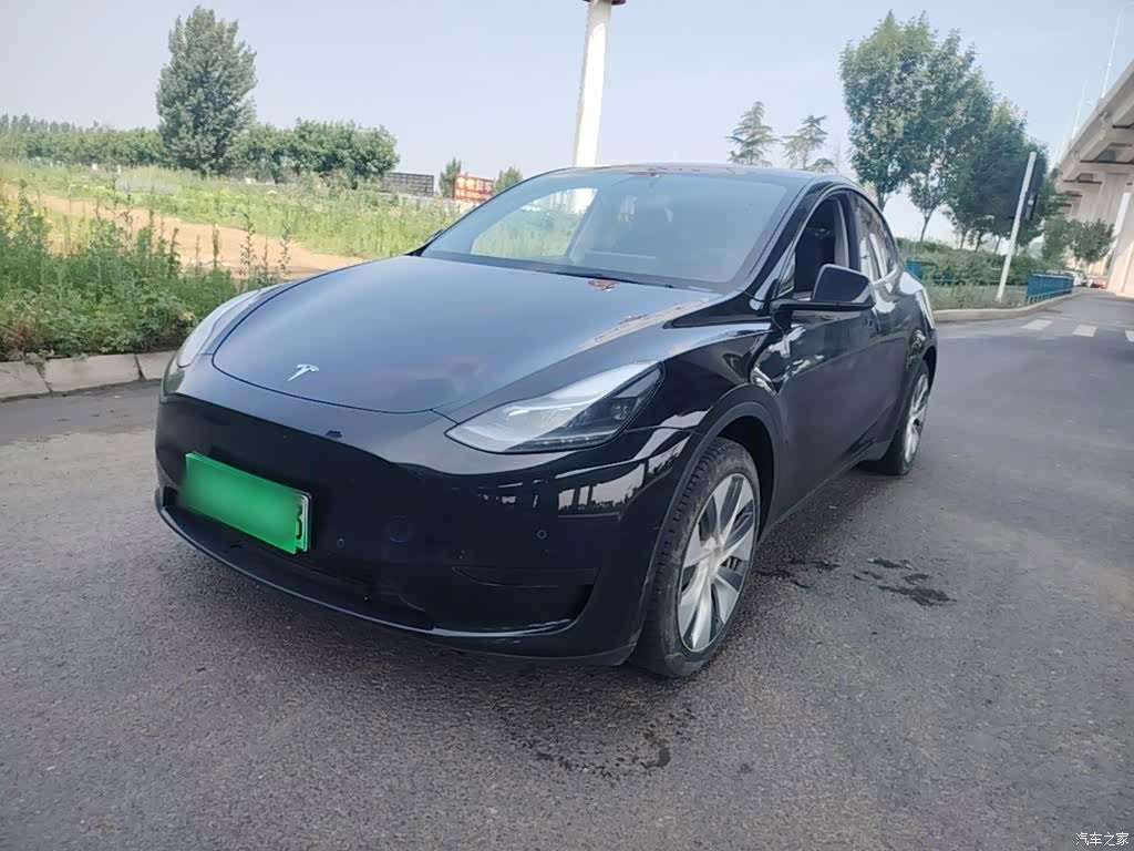 Tesla Model Y, 2023 2