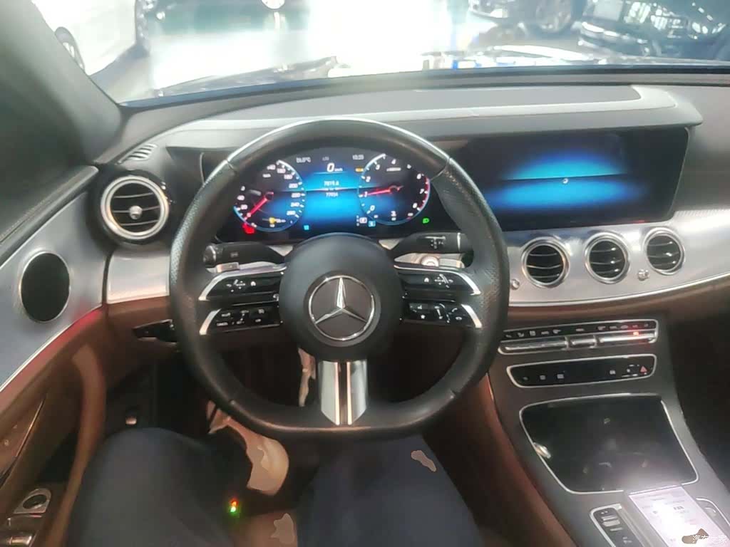 Mercedes-Benz E-Class, 2023 11