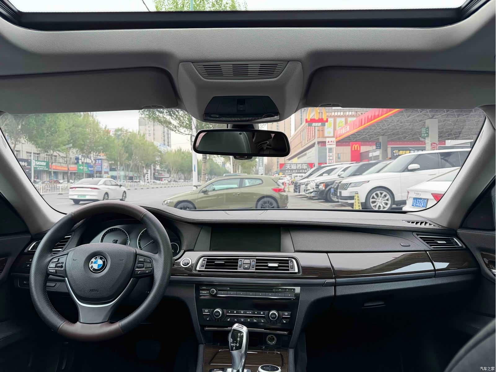 BMW 7 Series, 2010 4