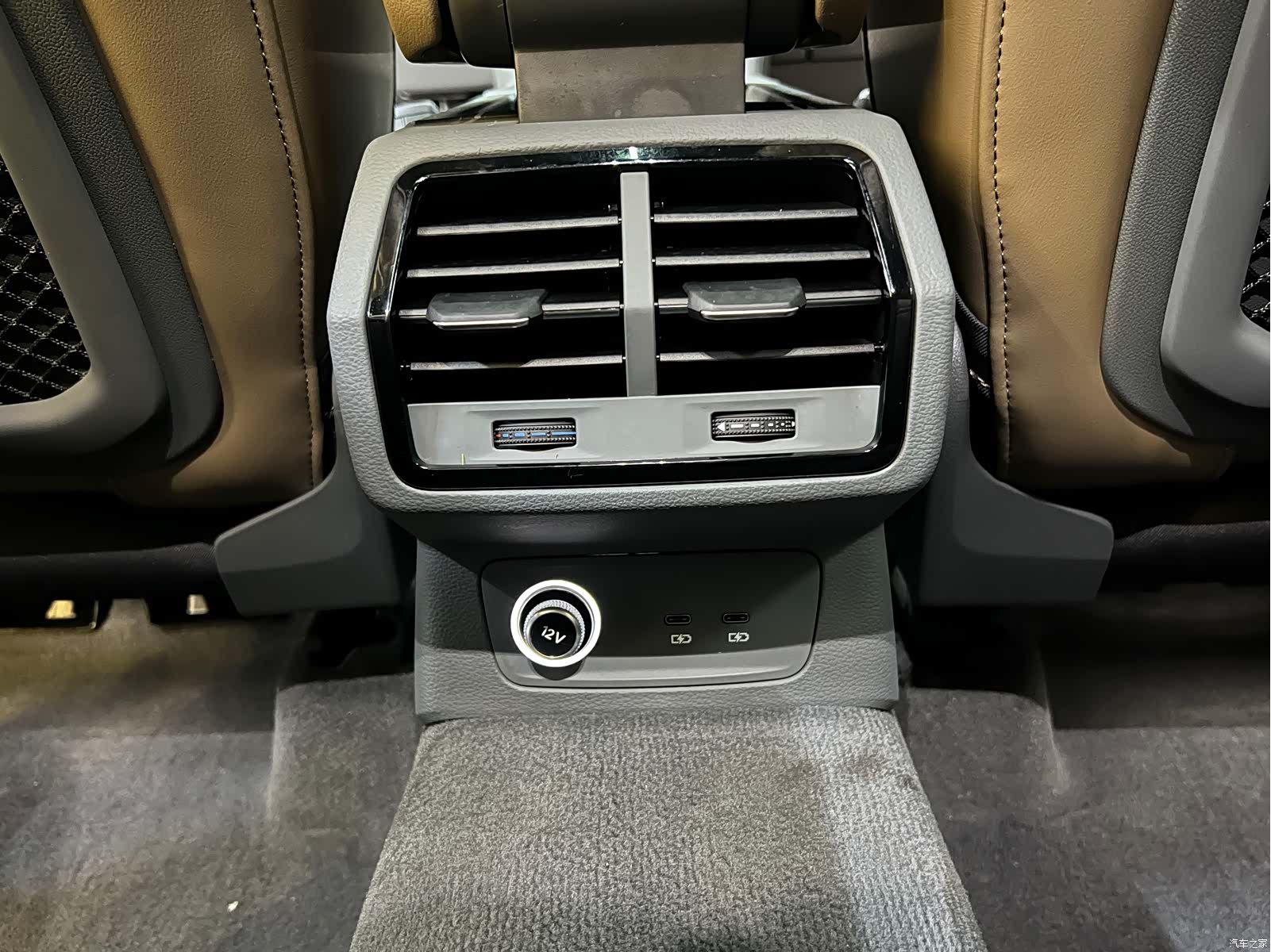 Audi Q3, 2024 9