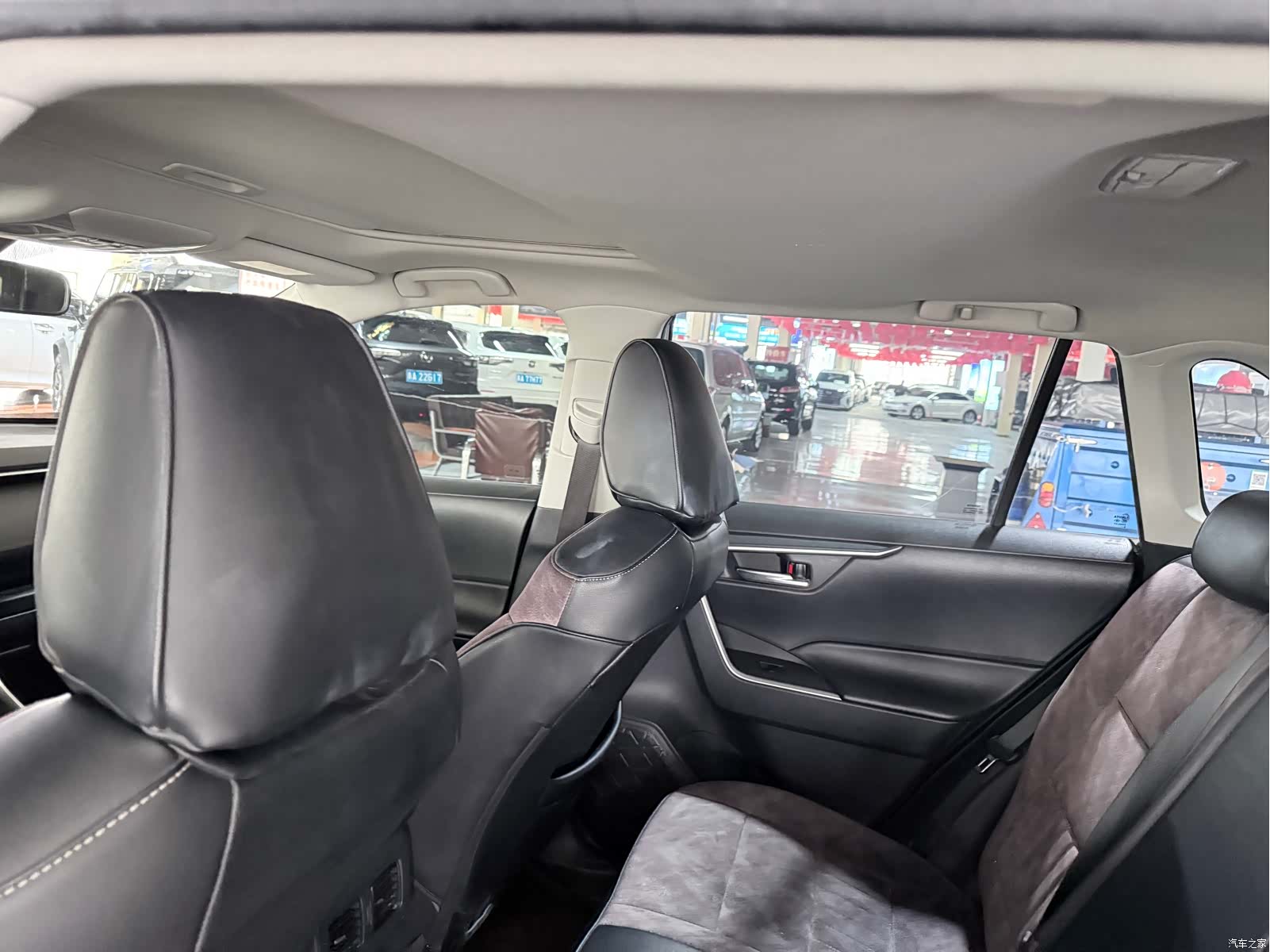 Toyota RAV4, 2020 12