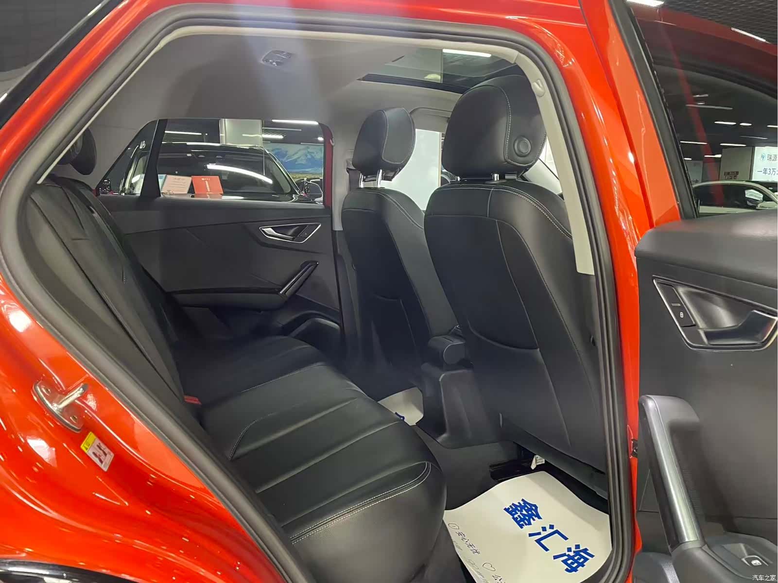 Audi Q2L, 2019 13