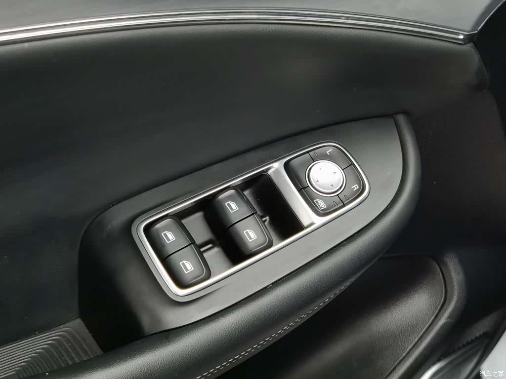 Roewe iMAX8, 2022 8