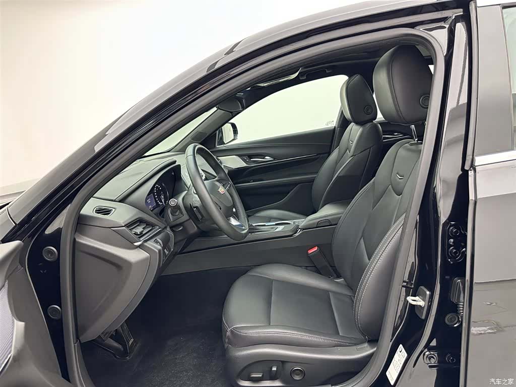 Cadillac CT4, 2023 21
