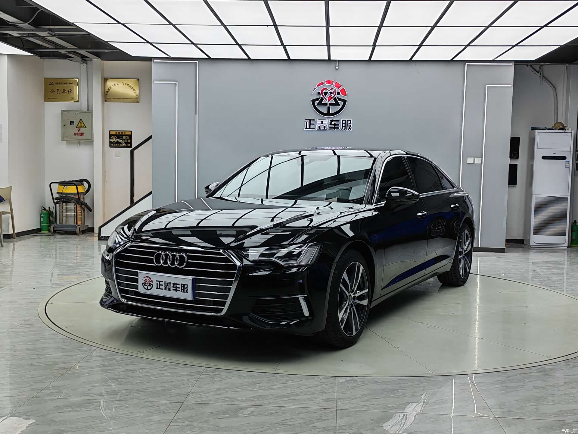 Audi A6L, 2022 1