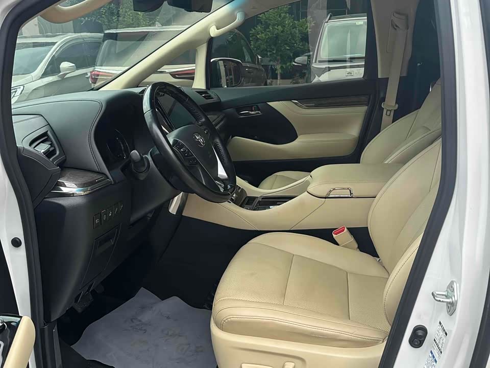Toyota Elfa Toyota Elfa