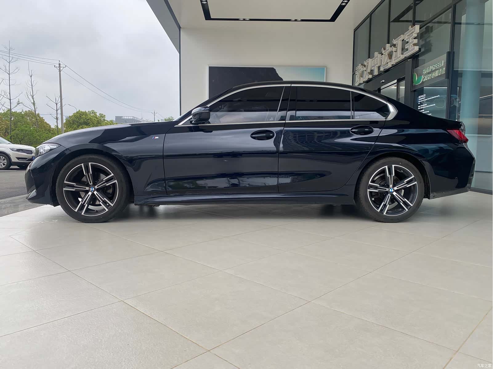 BMW 3 Series, 2023 все фото