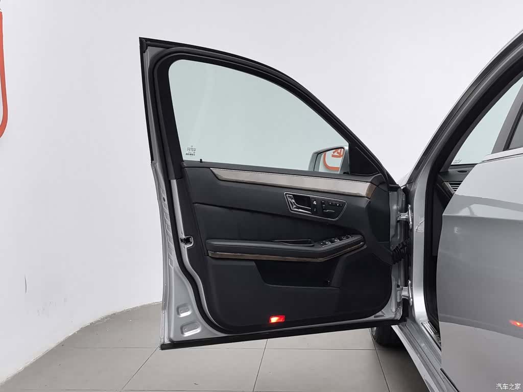 Mercedes-Benz E-Class, 2010 8