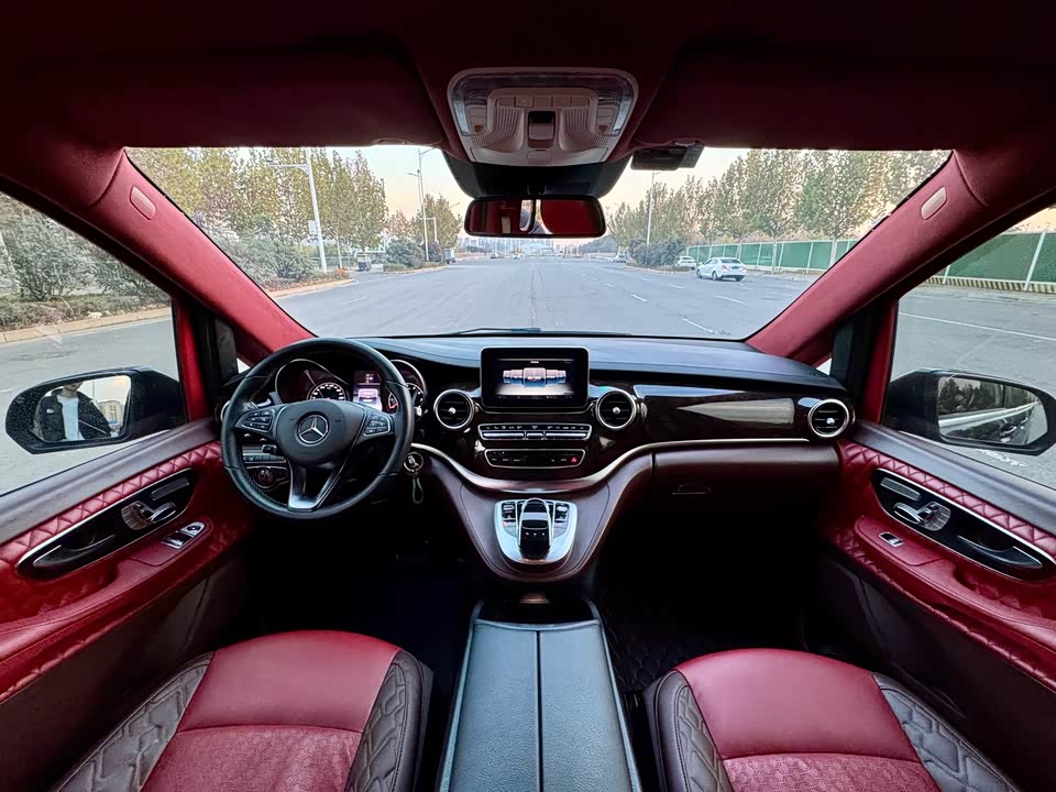 Mercedes-Benz V-class