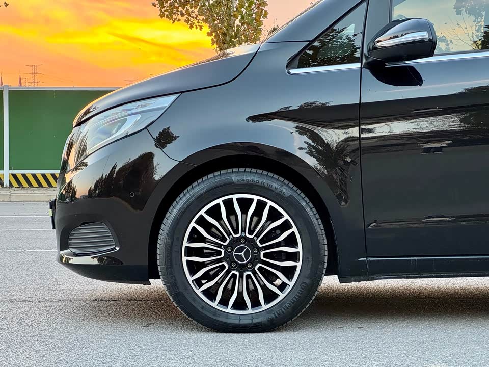 Mercedes-Benz V-class