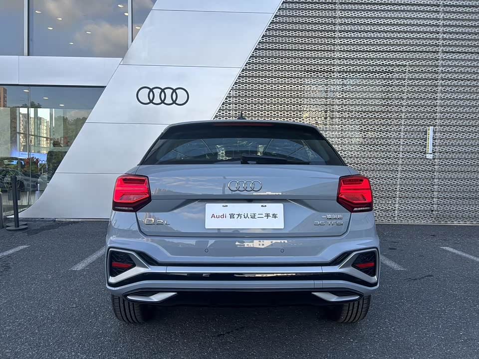 Audi Q2L
