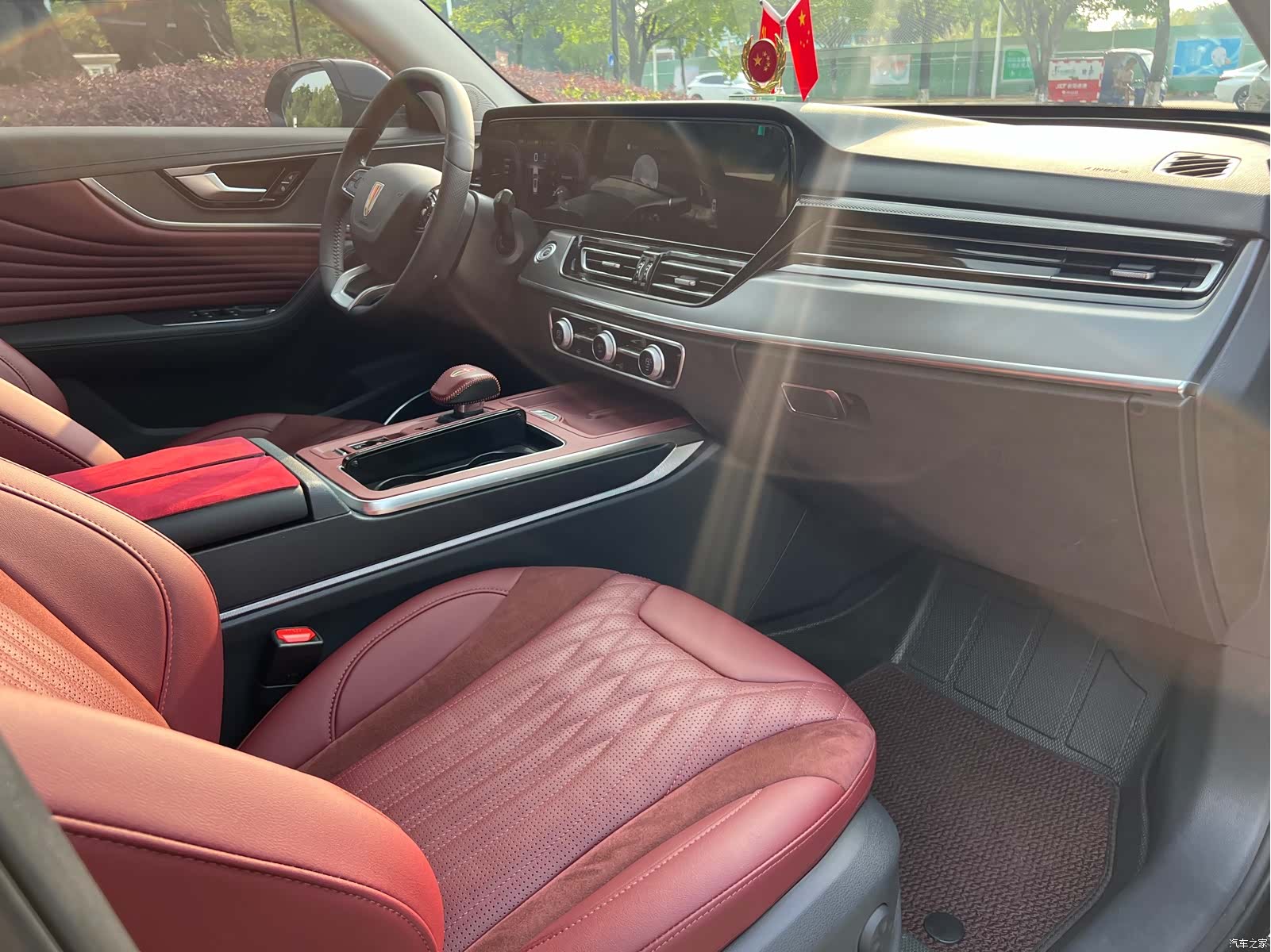 Hongqi HS5, 2024 13