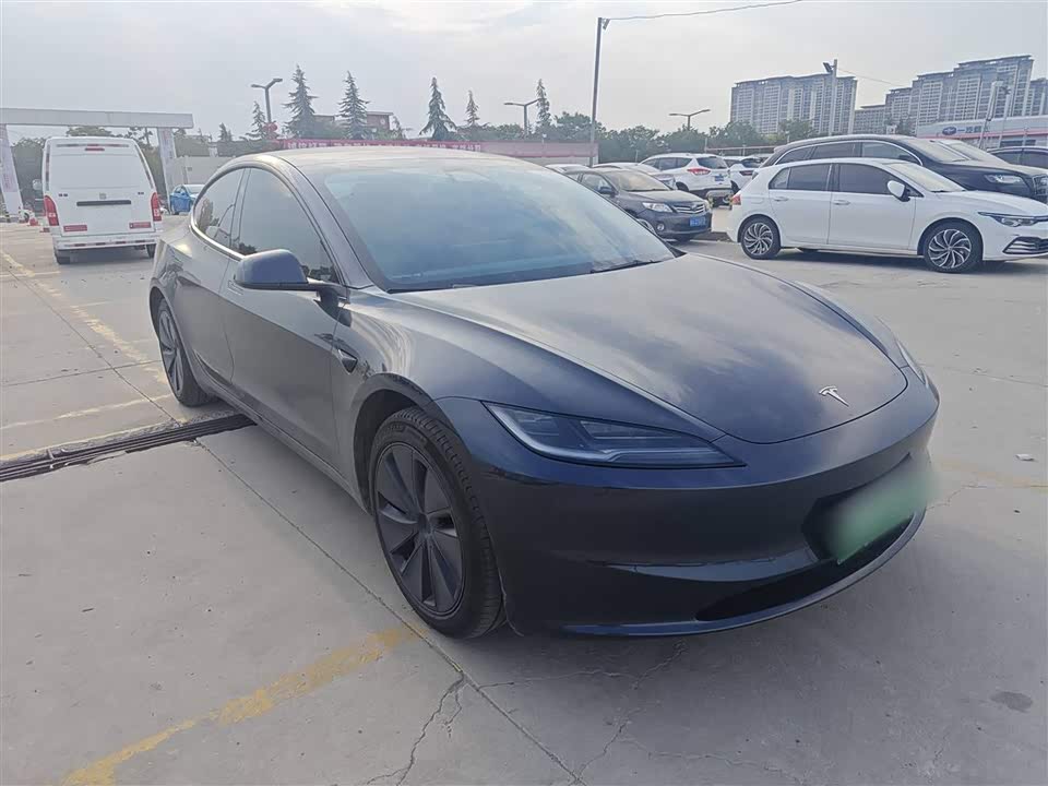 Tesla Model 3 Tesla Model 3