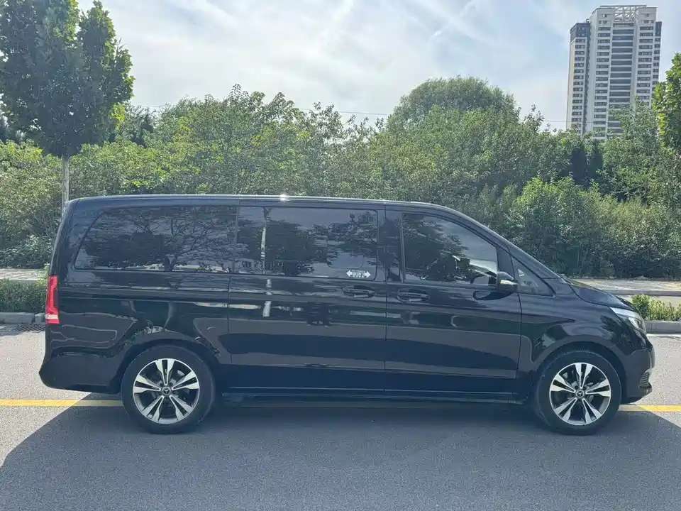 Mercedes-Benz V-class