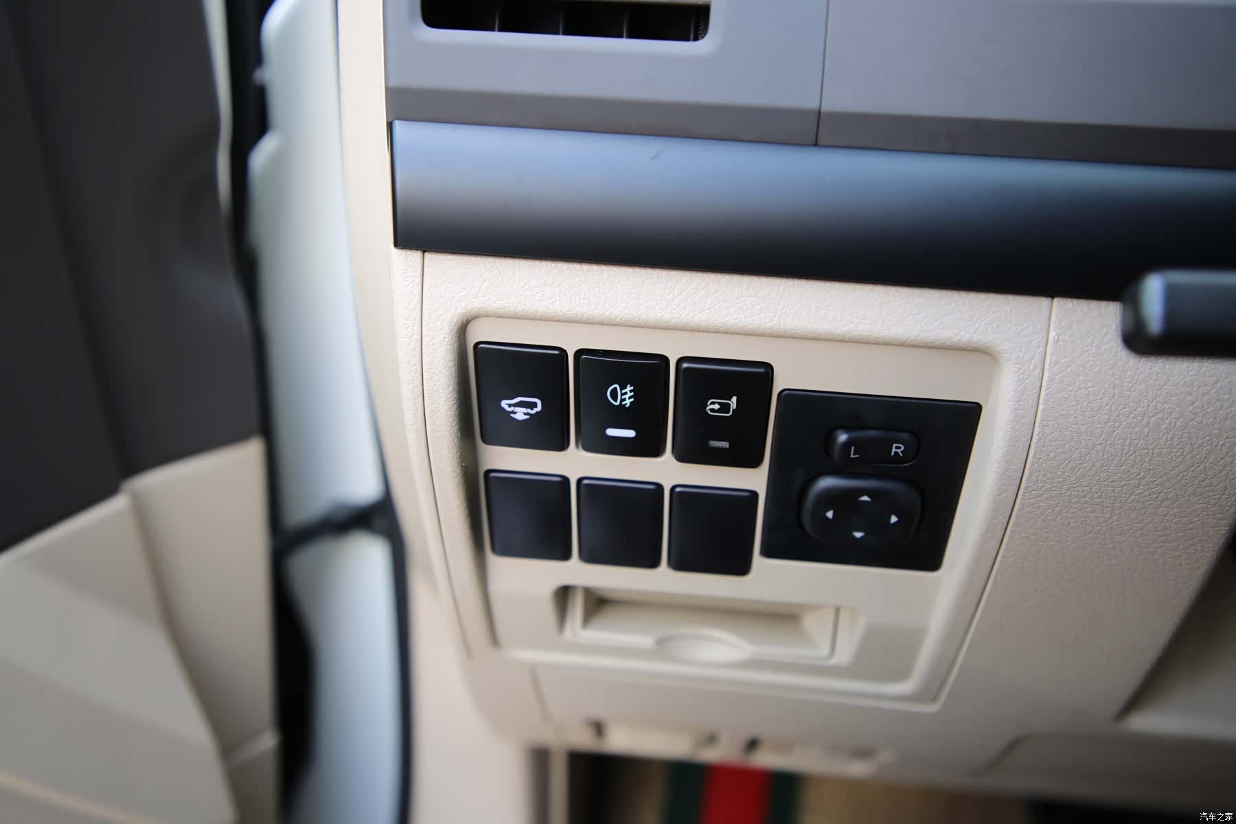 Toyota Land Cruiser, 2019 13