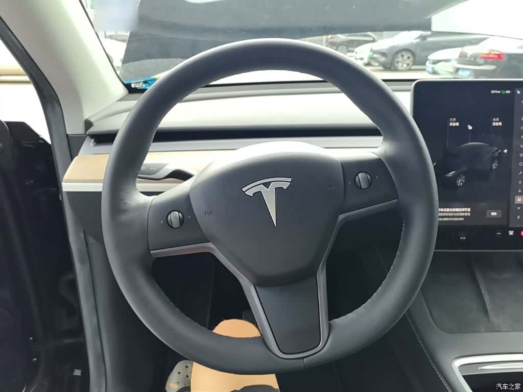 Tesla Model Y, 2022 11