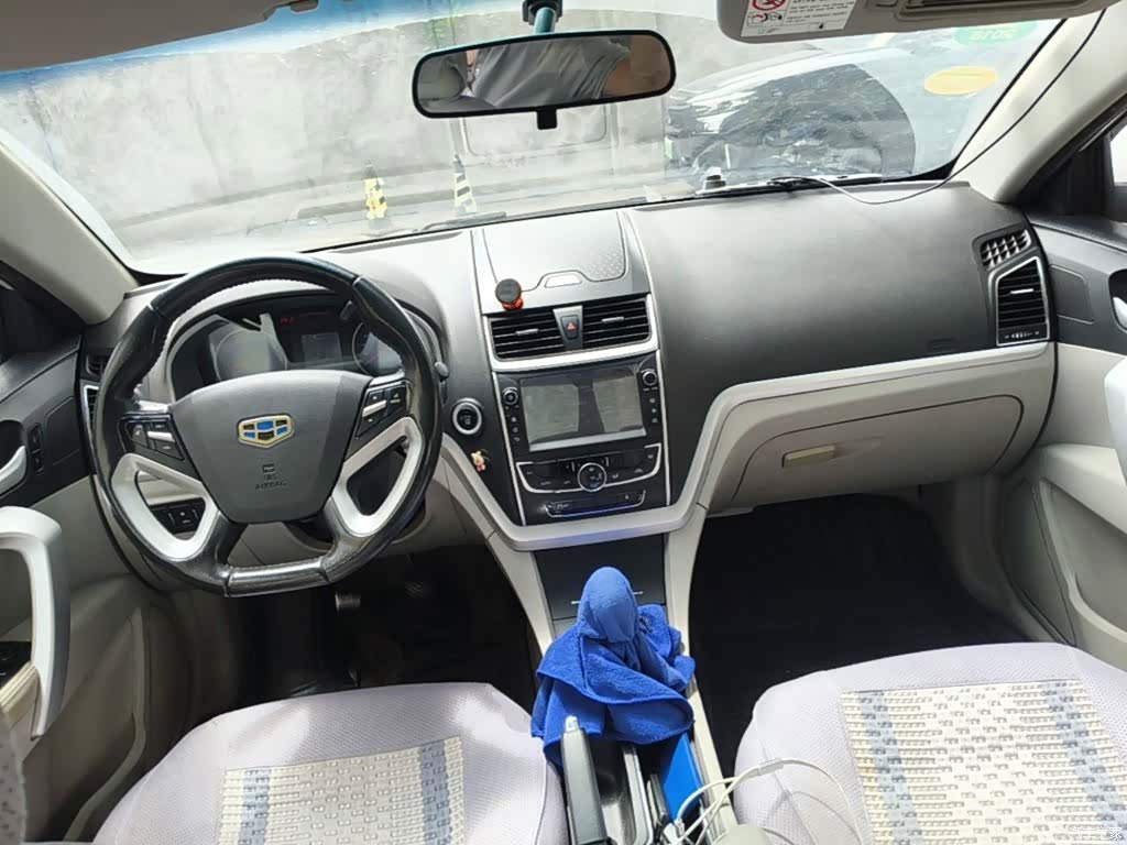 Geely Emgrand, 2016 10