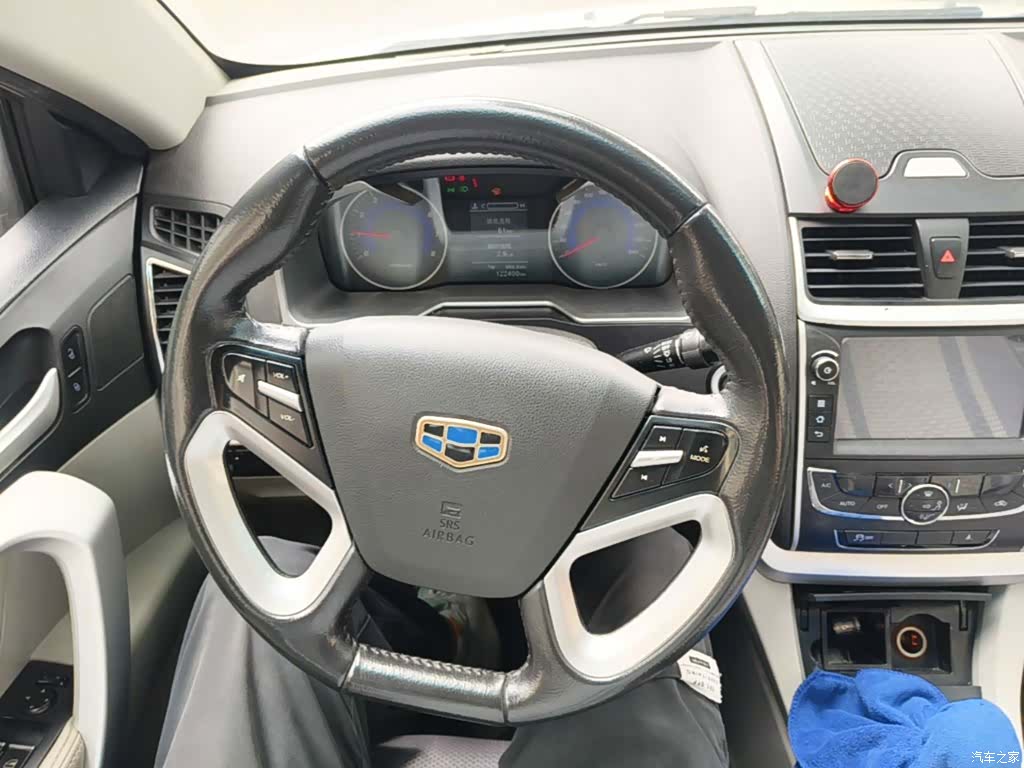 Geely Emgrand, 2016 11