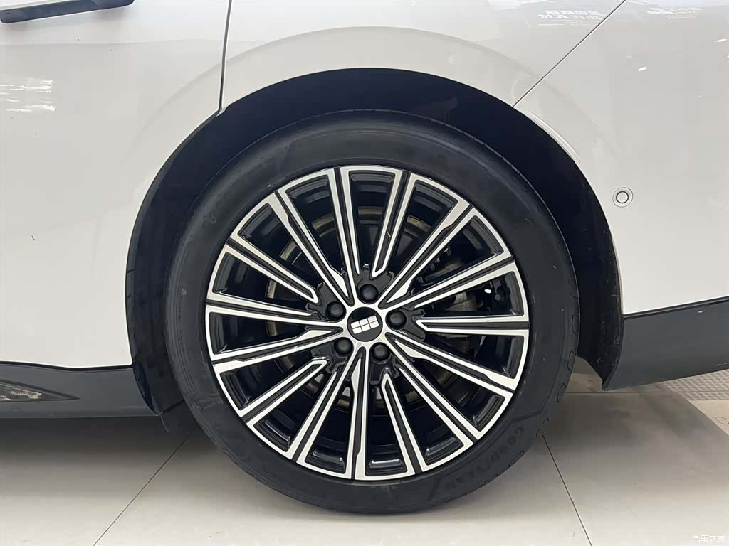 Geely 8, 2025 7