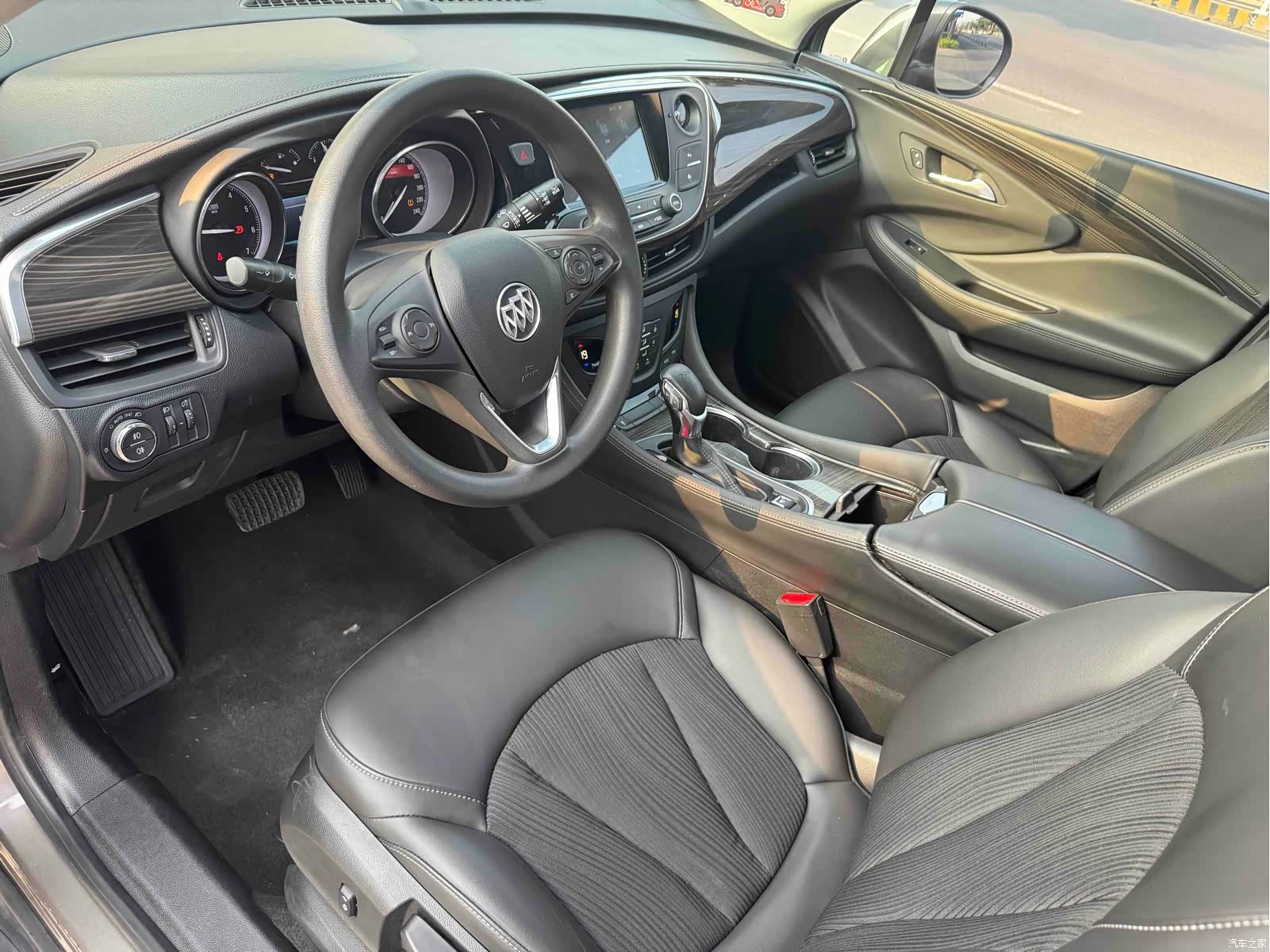 Buick Envision Plus, 2018 10