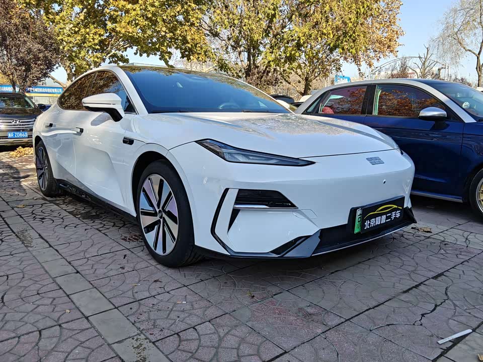 Geely Galaxy Galaxy E8