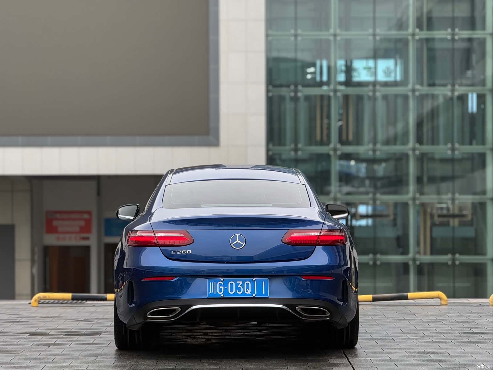 Mercedes-Benz E-Class, 2023 4
