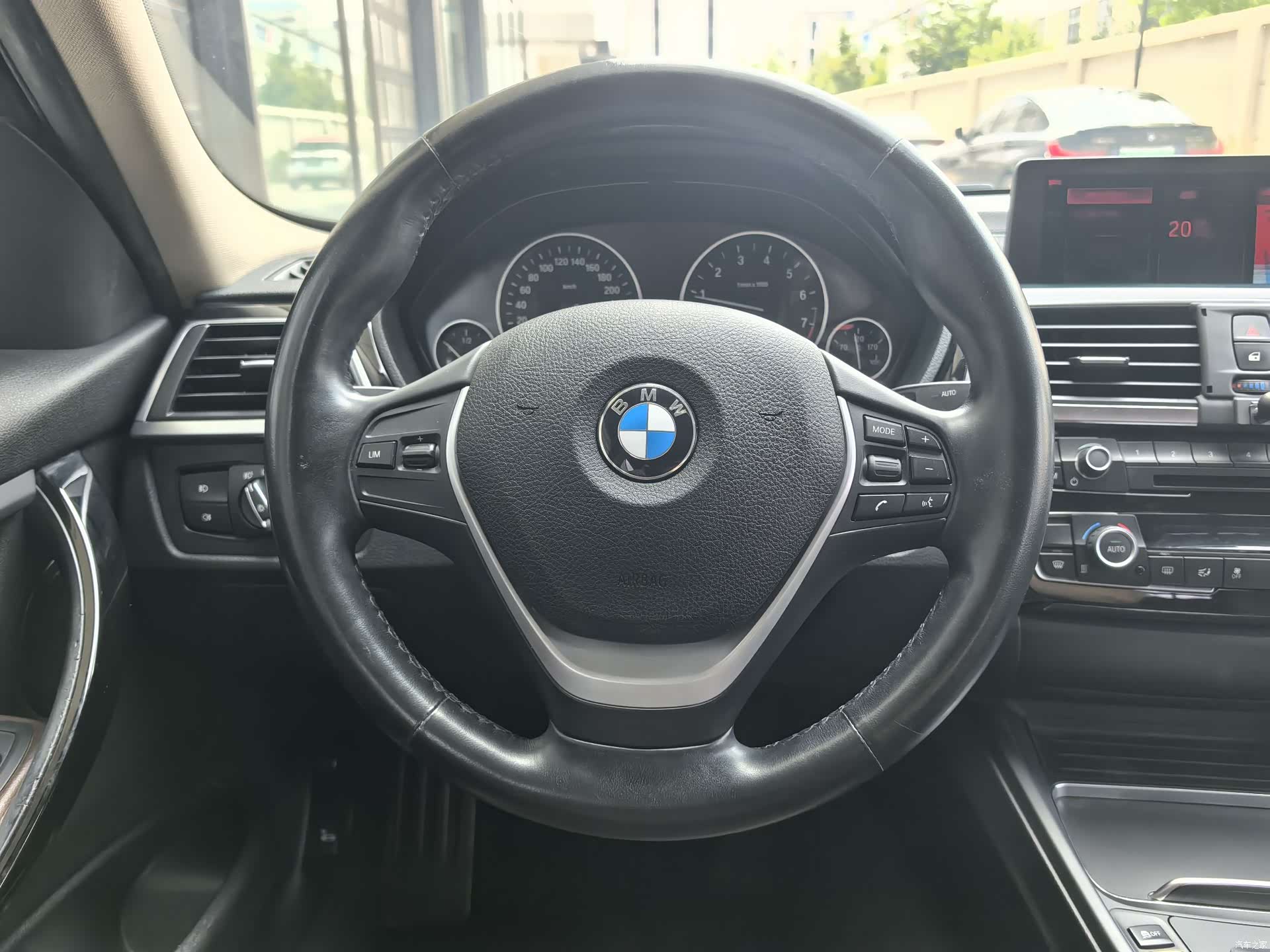 BMW 3 Series, 2019 10