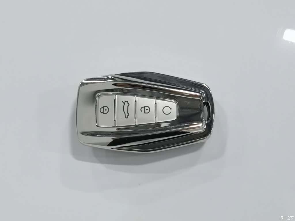 Geely Emgrand, 2023 19