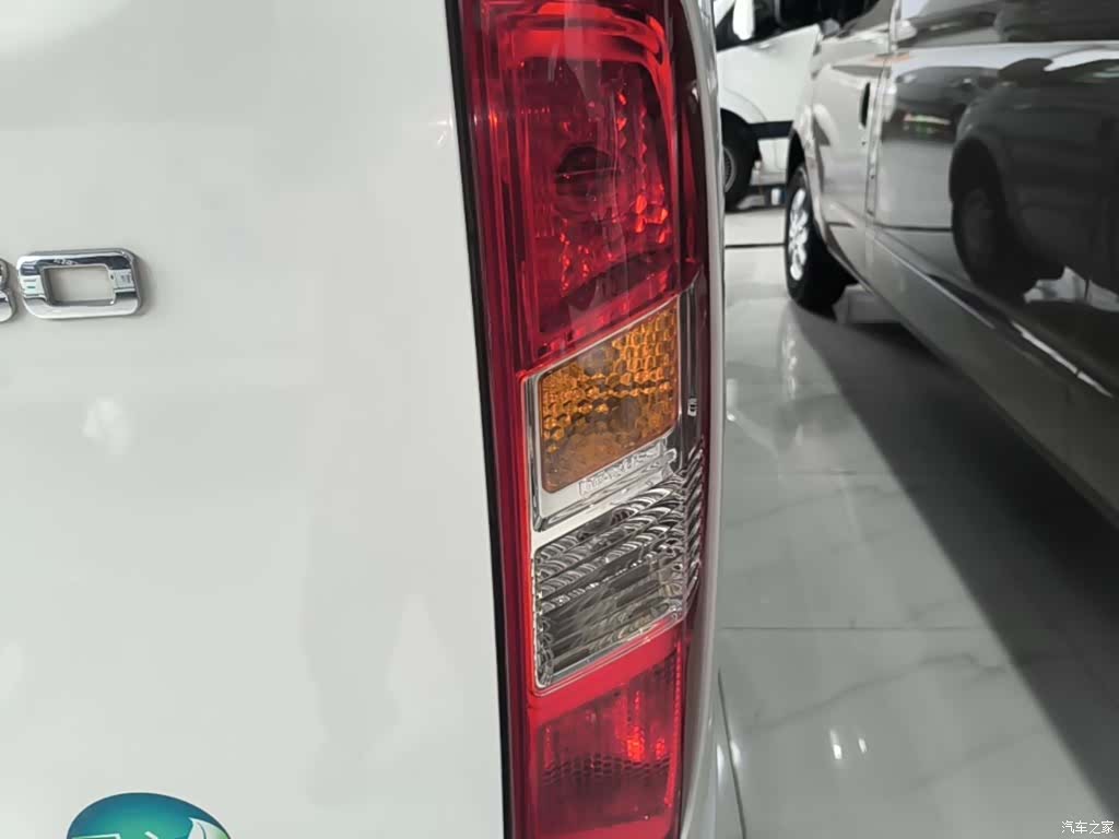 Maxus V80, 2024 8