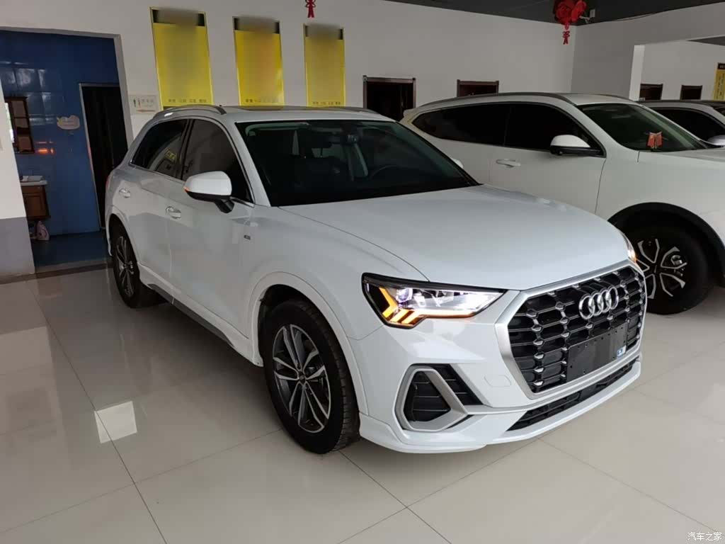 Audi Q3, 2022 4