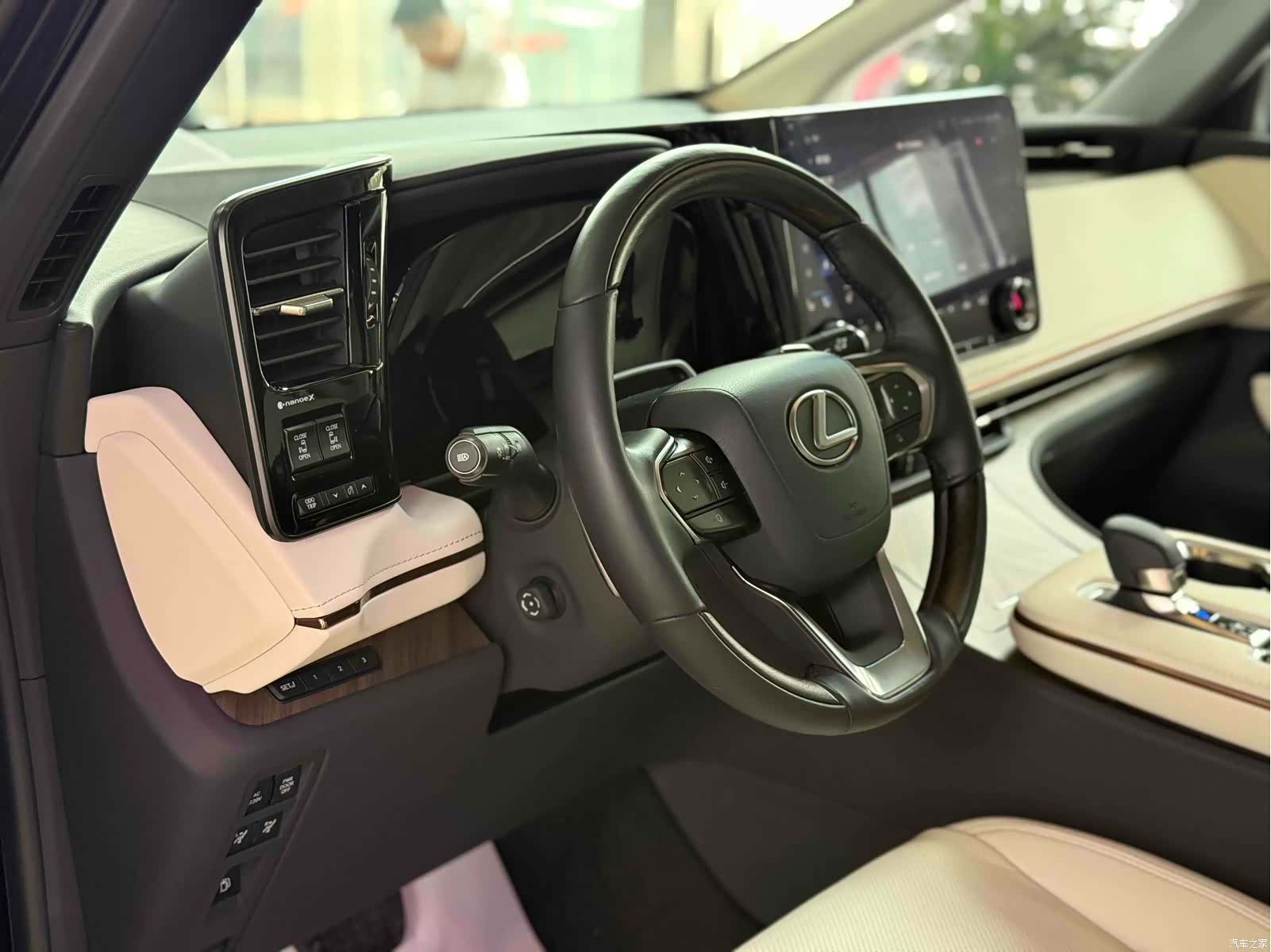 Lexus LM, 2024 8