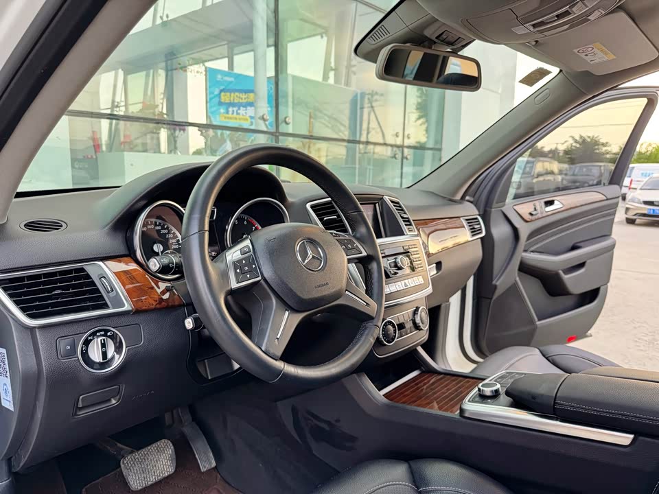 Mercedes-Benz M class