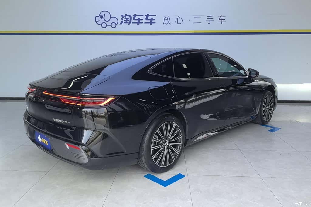 Geely 8, 2025 3