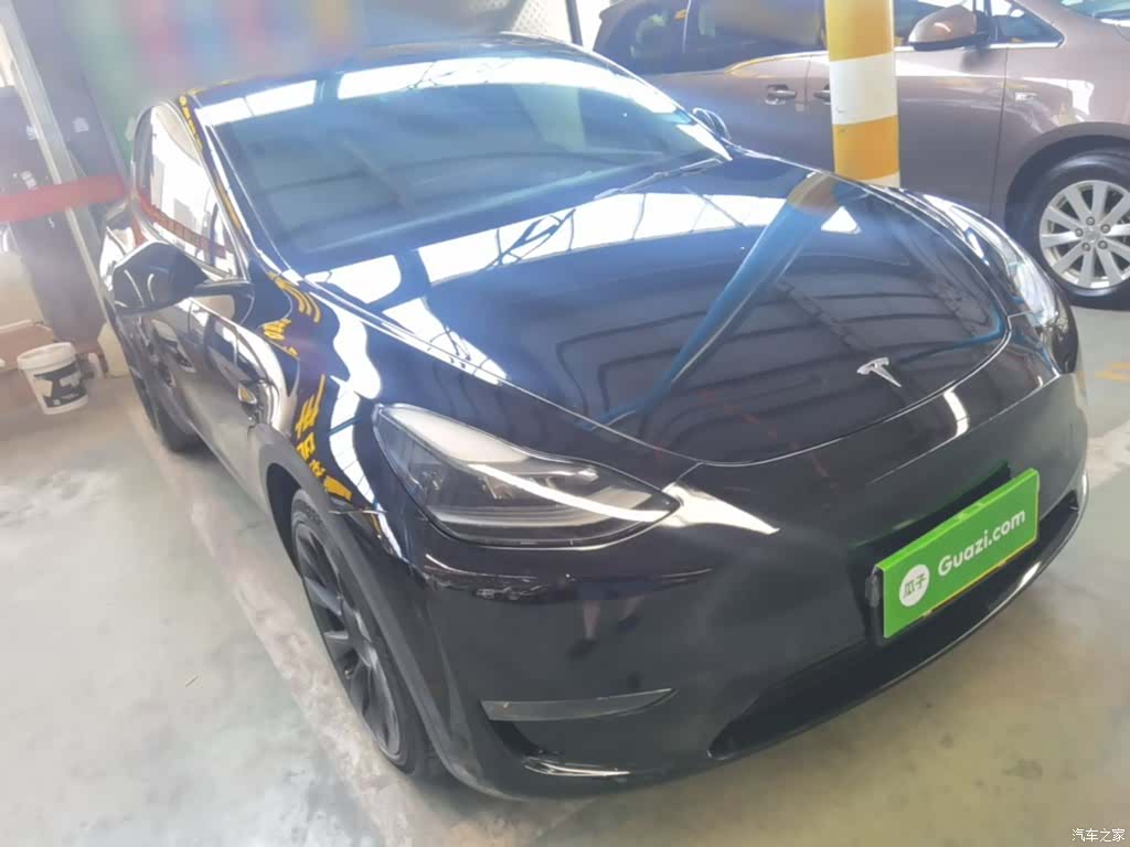 Tesla Model Y, 2021 4