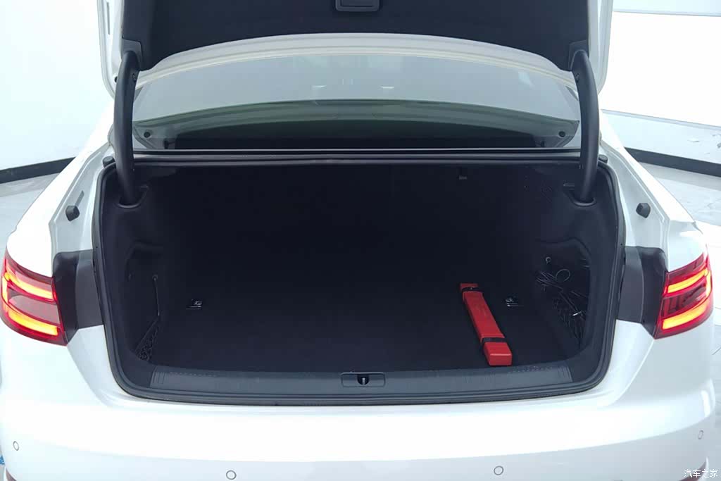 Audi A4L, 2018 4