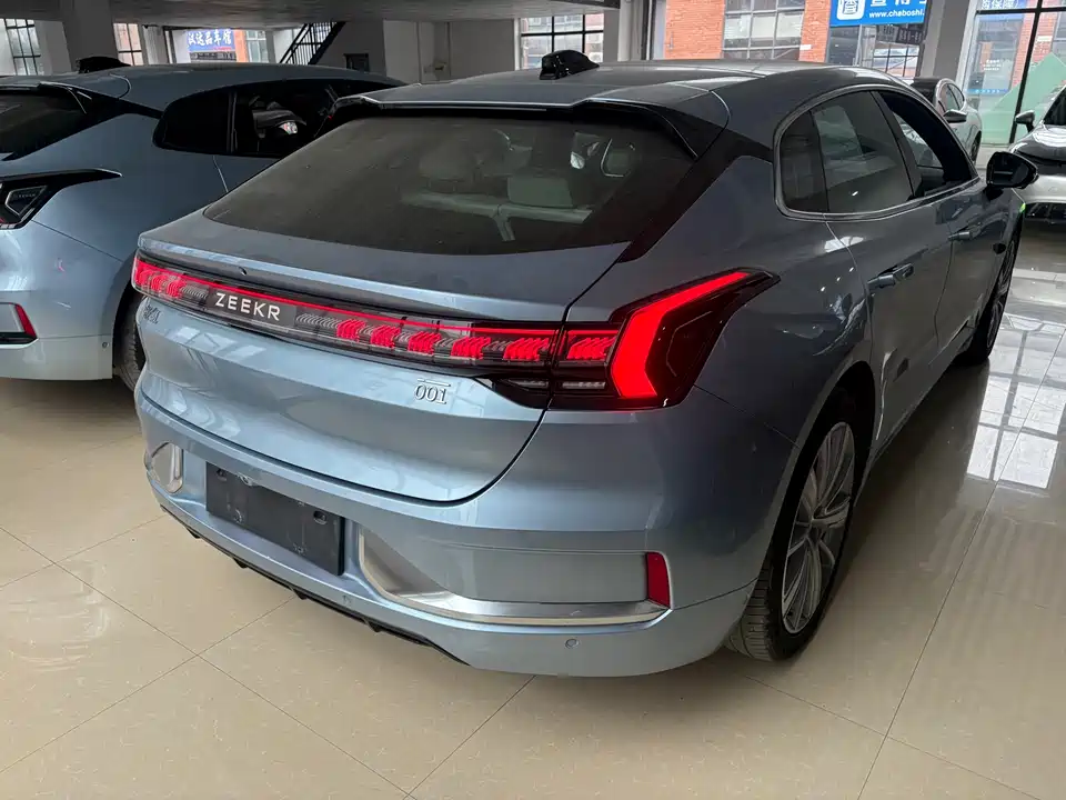 Zeekr 001